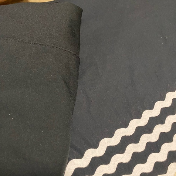 Talbots Navy Blue Blouse Top with White Rick Rack Detail in Size XL. - Picture 6 of 9